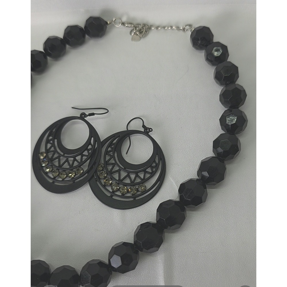 Matte‎ Black Faceted Bead Necklace & Rhinestone Orbital Drop Earring Jewelry Set - Picture 5 of 6